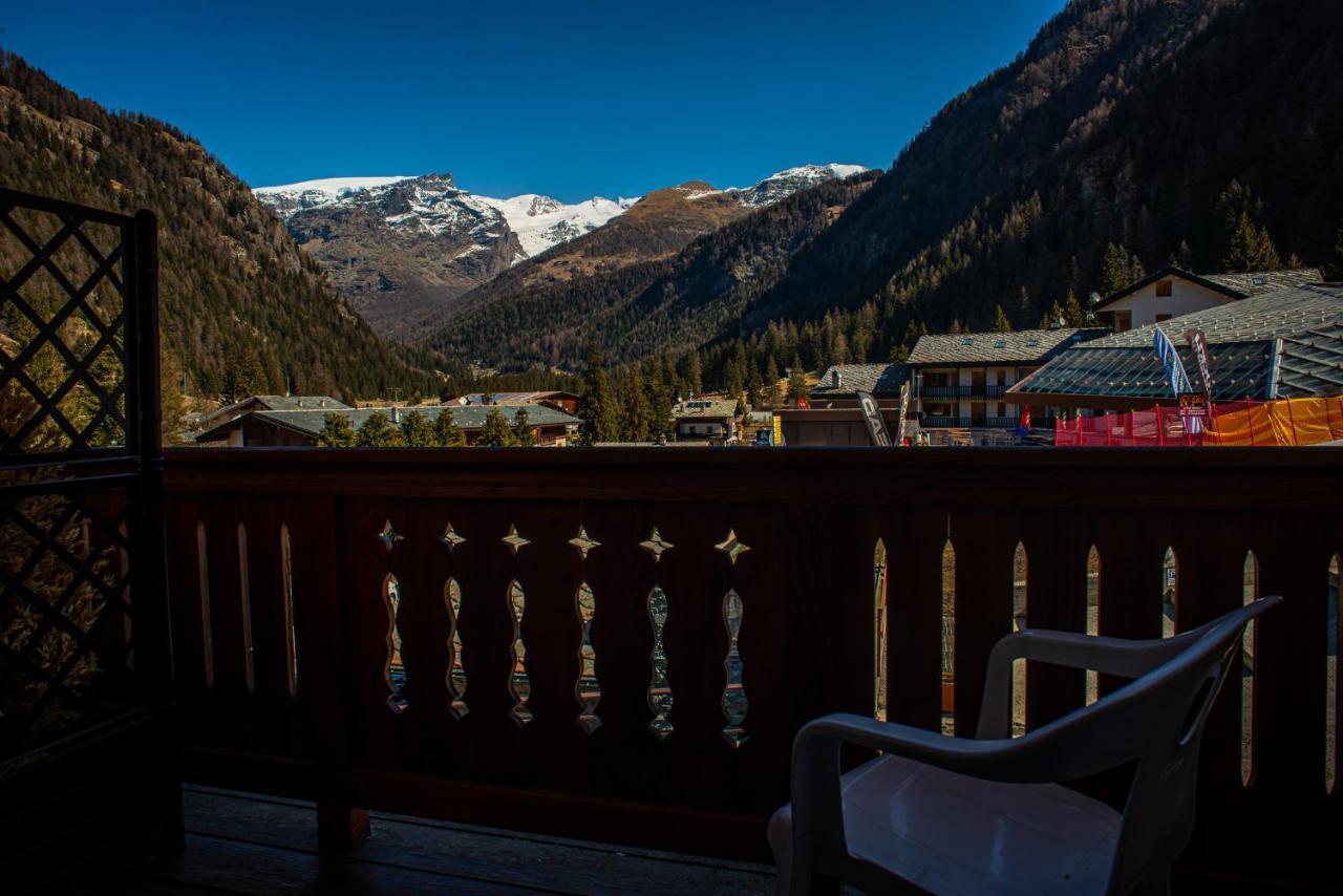 Hotel De Champoluc Zewnętrze zdjęcie
