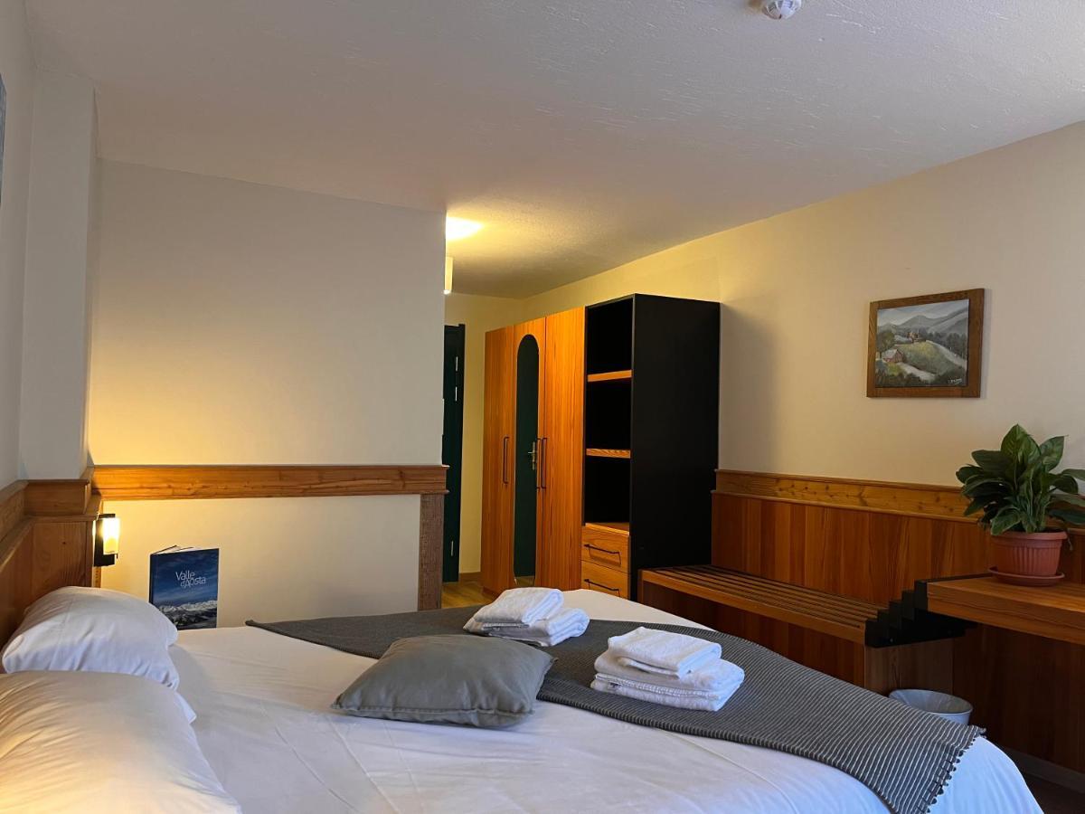 Hotel De Champoluc Zewnętrze zdjęcie